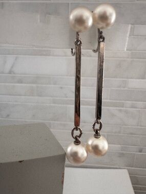 Vintage silver-toned dangle drop earrings faux pearl by Richelieu